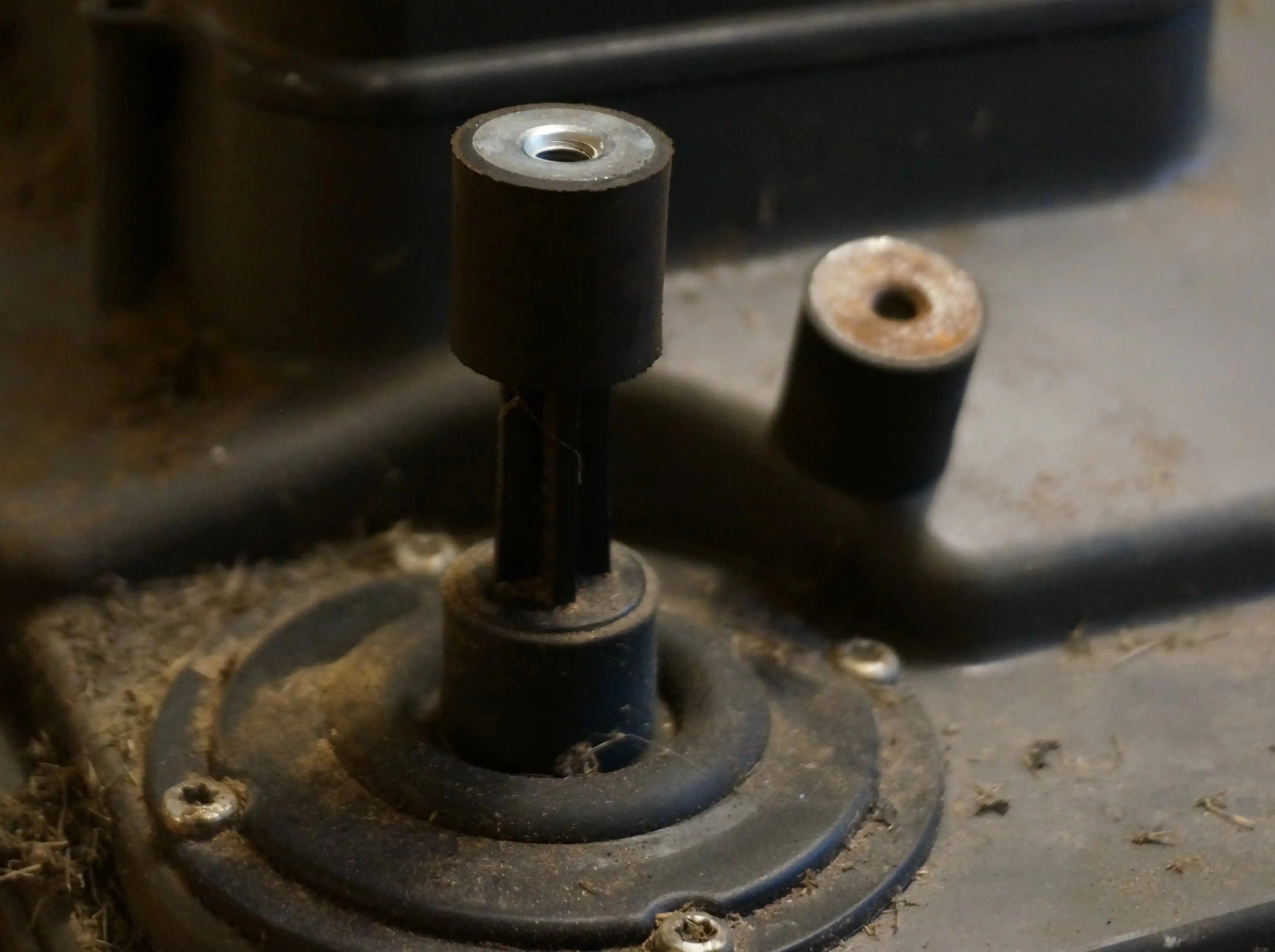 Kumivaimennin takatörmäysanturi - KLIPPARSERVICE