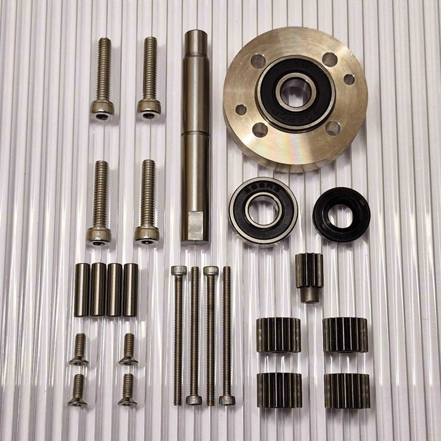 Korjaussarja Husqvarna Automower 320 420 430X 440 450X 520 550 -mallin pyörämoottorille, jossa on parannettu laakerijärjestelmä ja 4X-planeettapyörästöä.