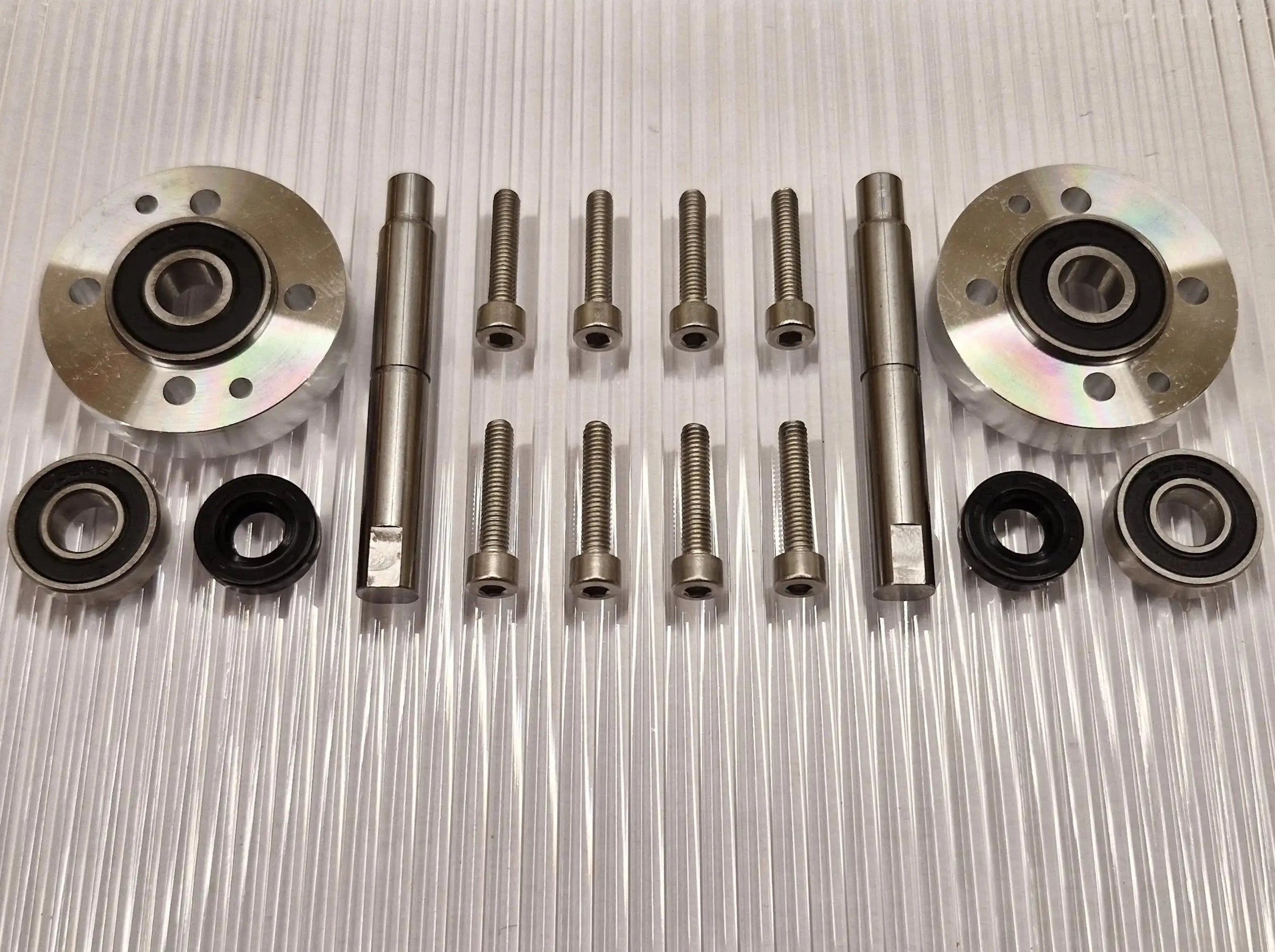 Parannettu laakeriratkaisu Husqvarna Automower 320 330X 420 430X 440 450X 520 550 pyörämoottoreille