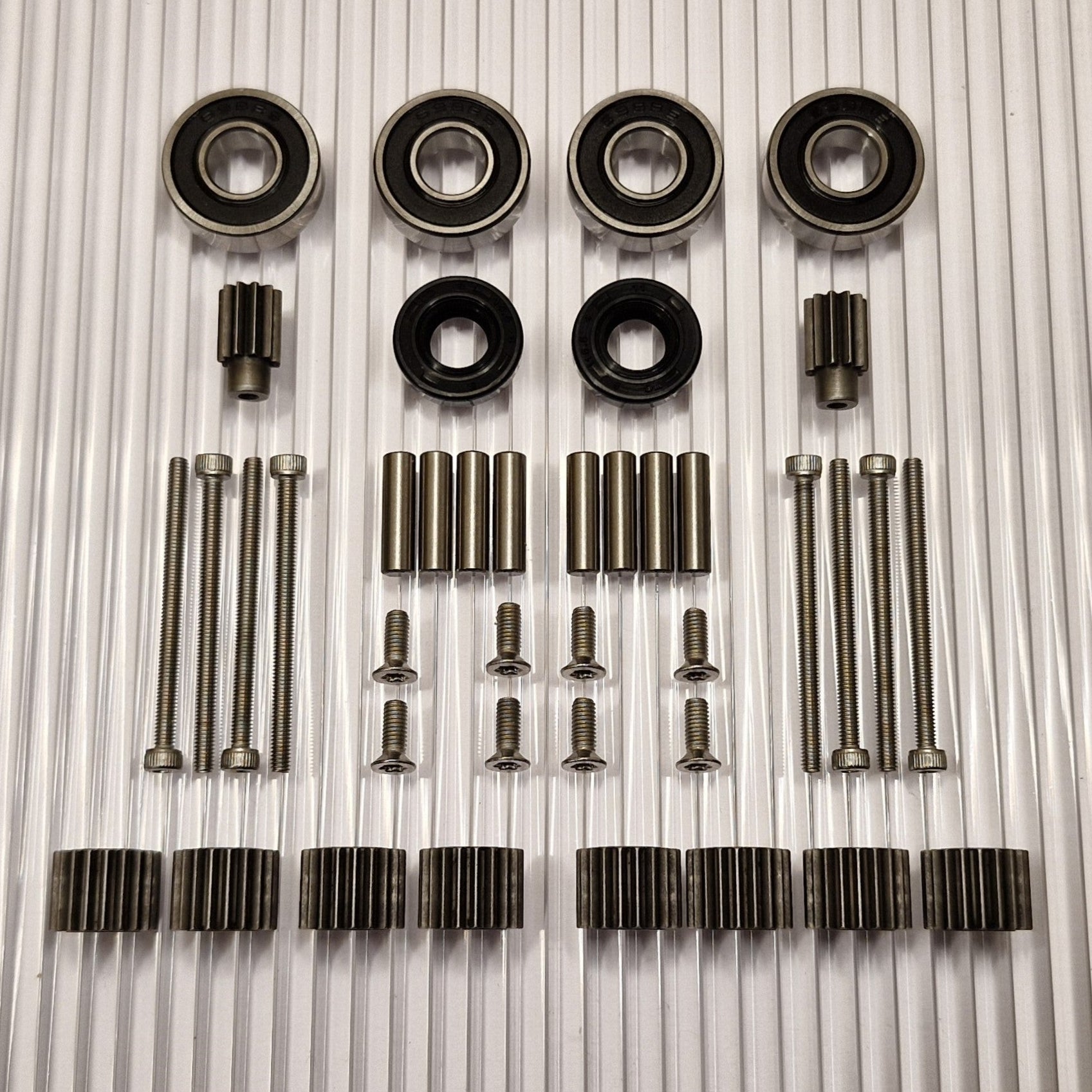 Korjaussarja Husqvarna Automower 320 420 430X 440 450X 520 550 -ruohonleikkuriin, jossa on 8 planeettapyörää ja tiivisteet.