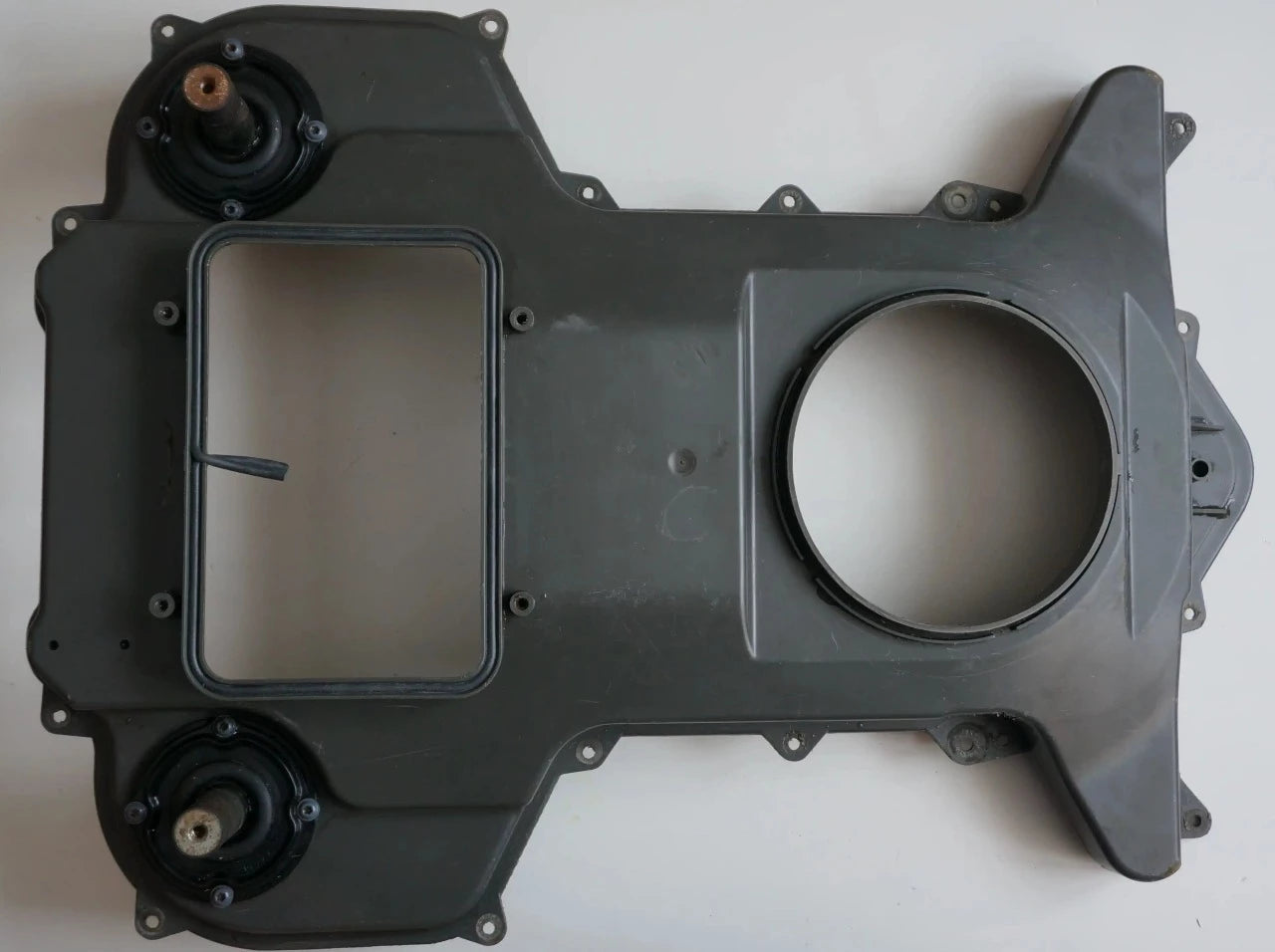 Yläkotelo ja uusi näytön tiiviste